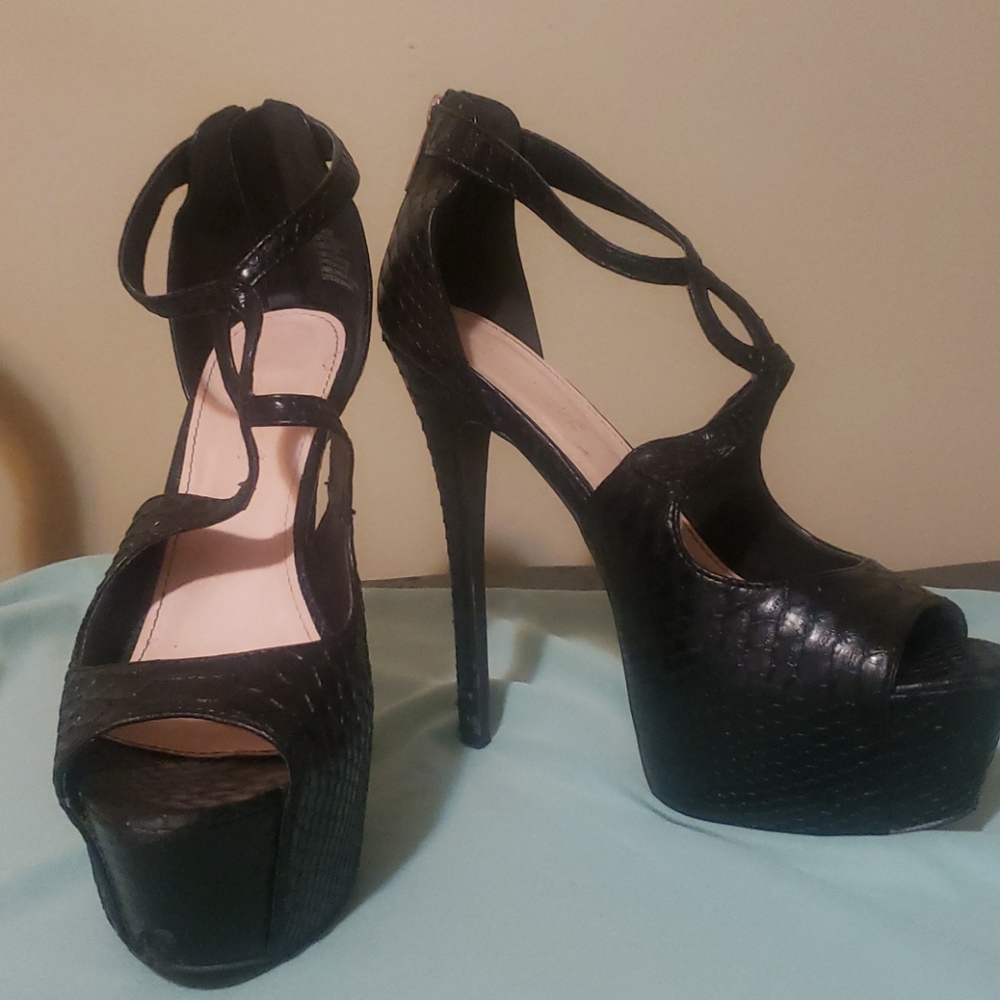 Peep toe platform heels